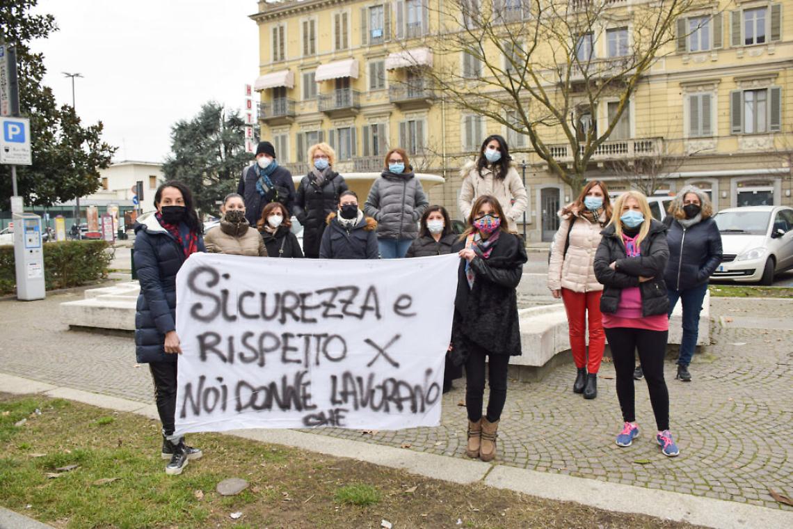 protesta donne piazza Marconi