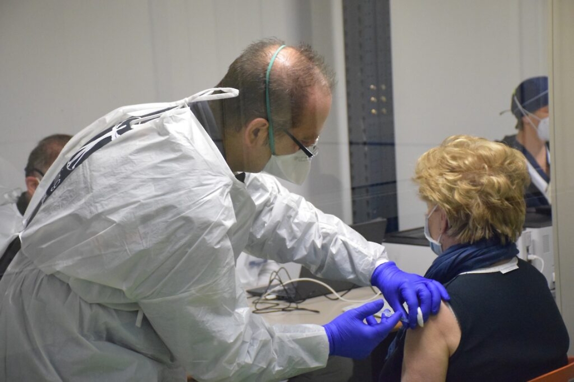 vaccinazione hub via guerra