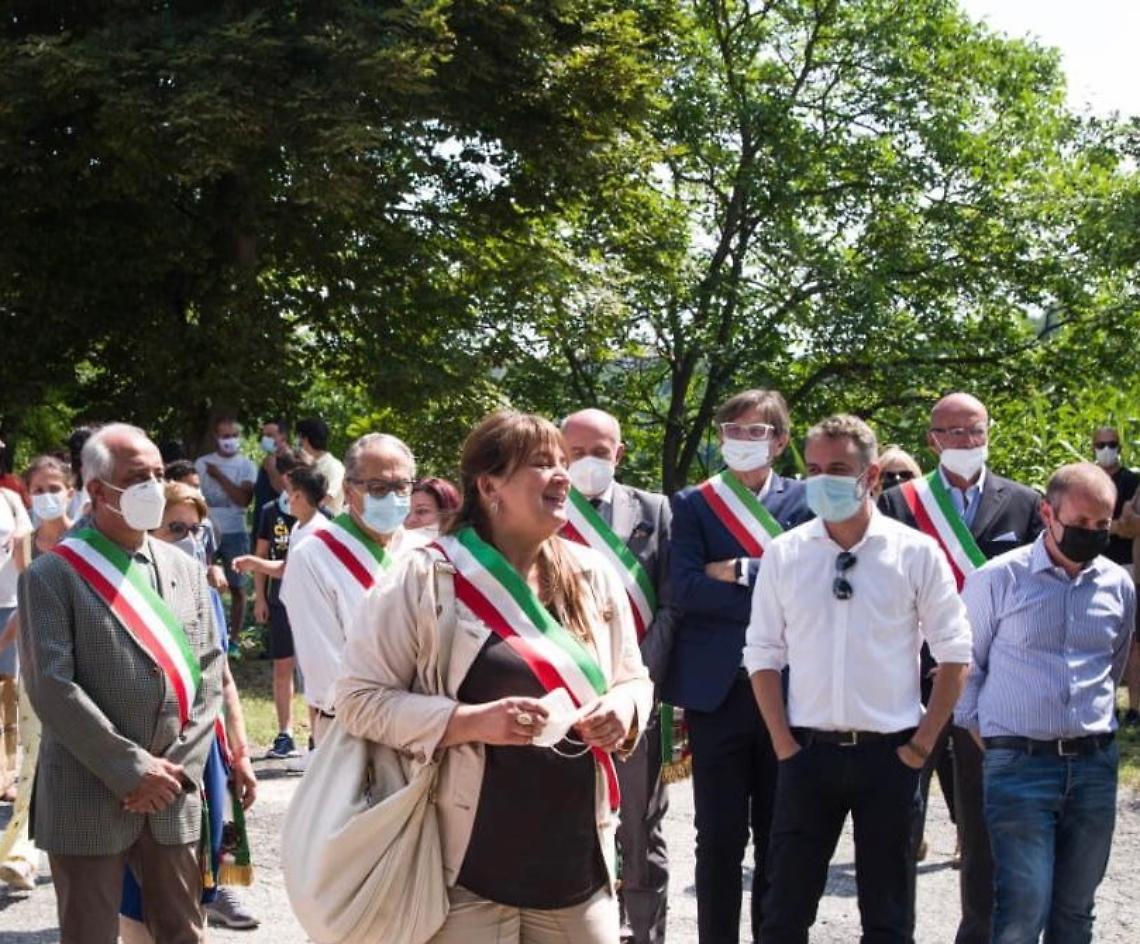 La sindaca Roberta Offman inaugura il nuovo parco giochi