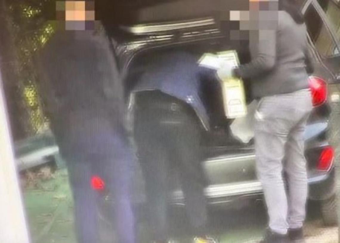 EA6C667F-132B-4C47-8ADC-E2DF4E687C36