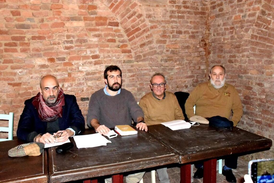 conferenza stampa casa del popolo rifiuti cassonetti porta a porta