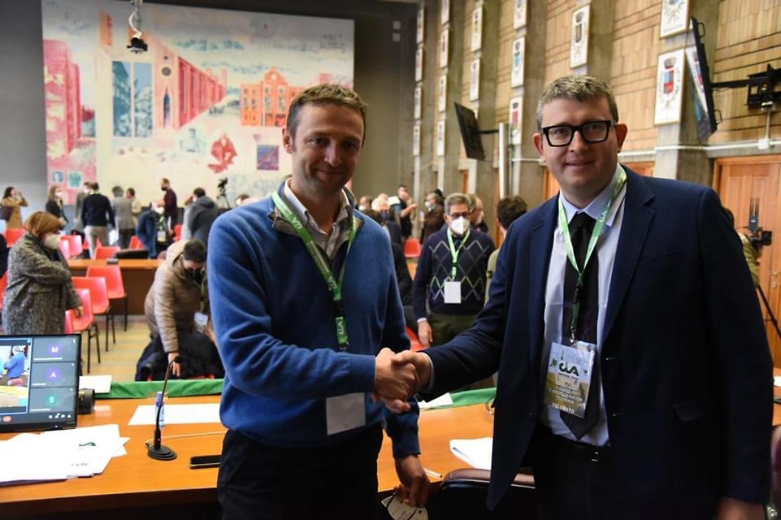 6A162C54-3036-4B23-B174-775DC52FE751