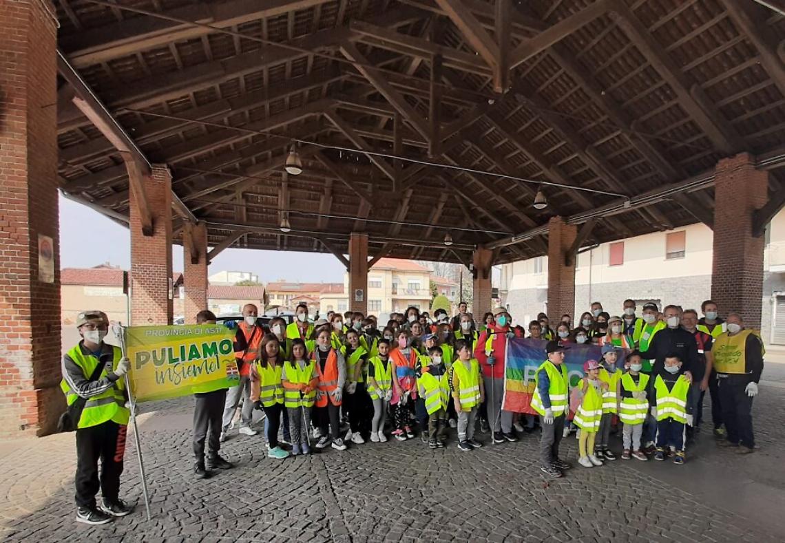 foto di gruppo Puliamo insieme Villanova