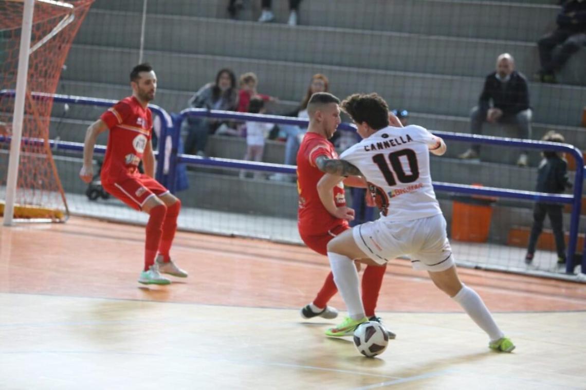 E9D61FF8-6227-4FCC-86C5-50BBC6587763