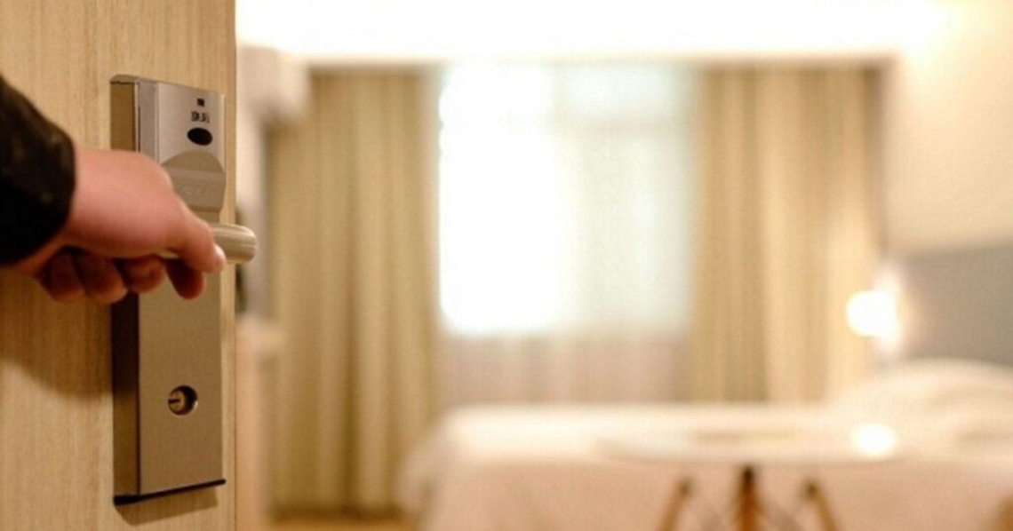 violazione-di-domicilio-con-proprie-chiavi-in-casa-propria-min