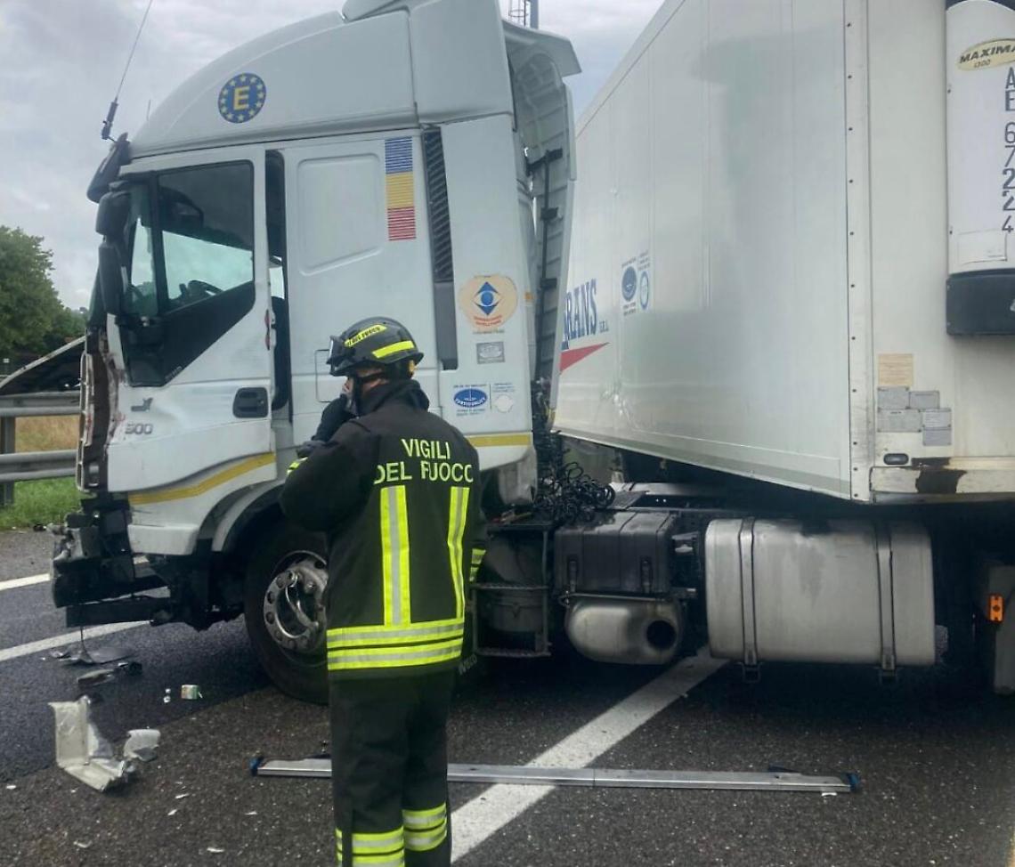 F8F7632C-65C0-4C24-93FA-539D6F8C9494