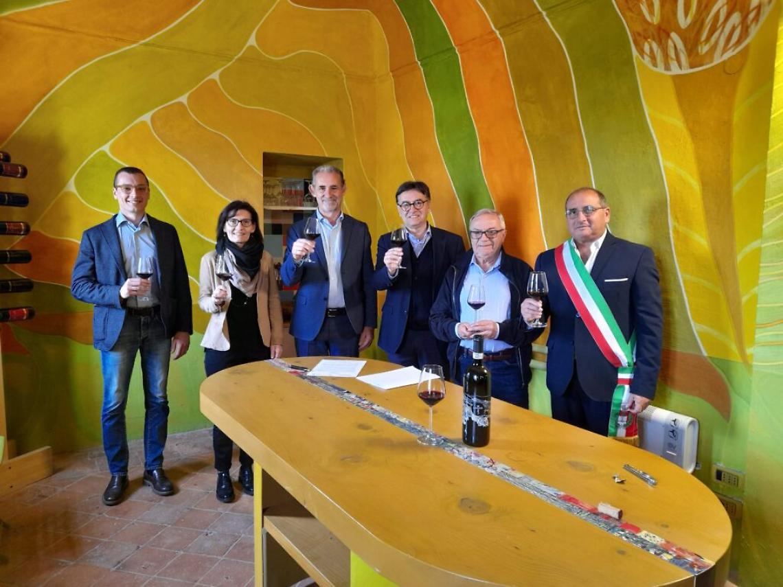 castagnole lanze adotta un filare