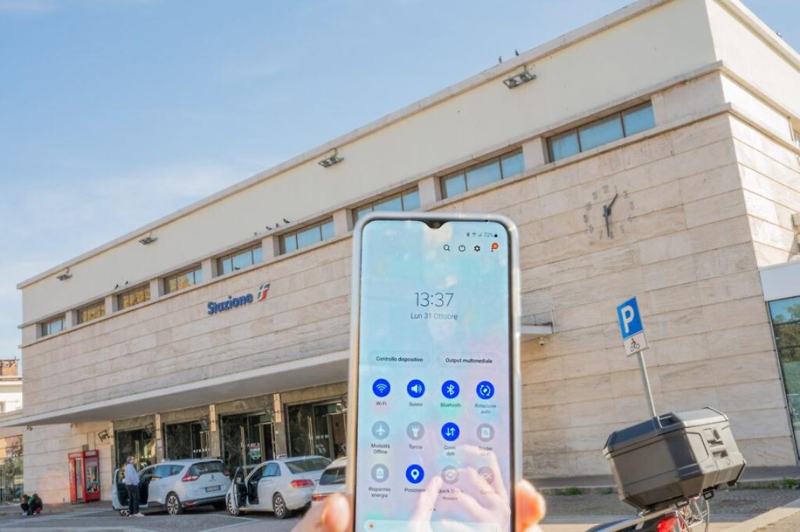 orologio stazione indietro asti