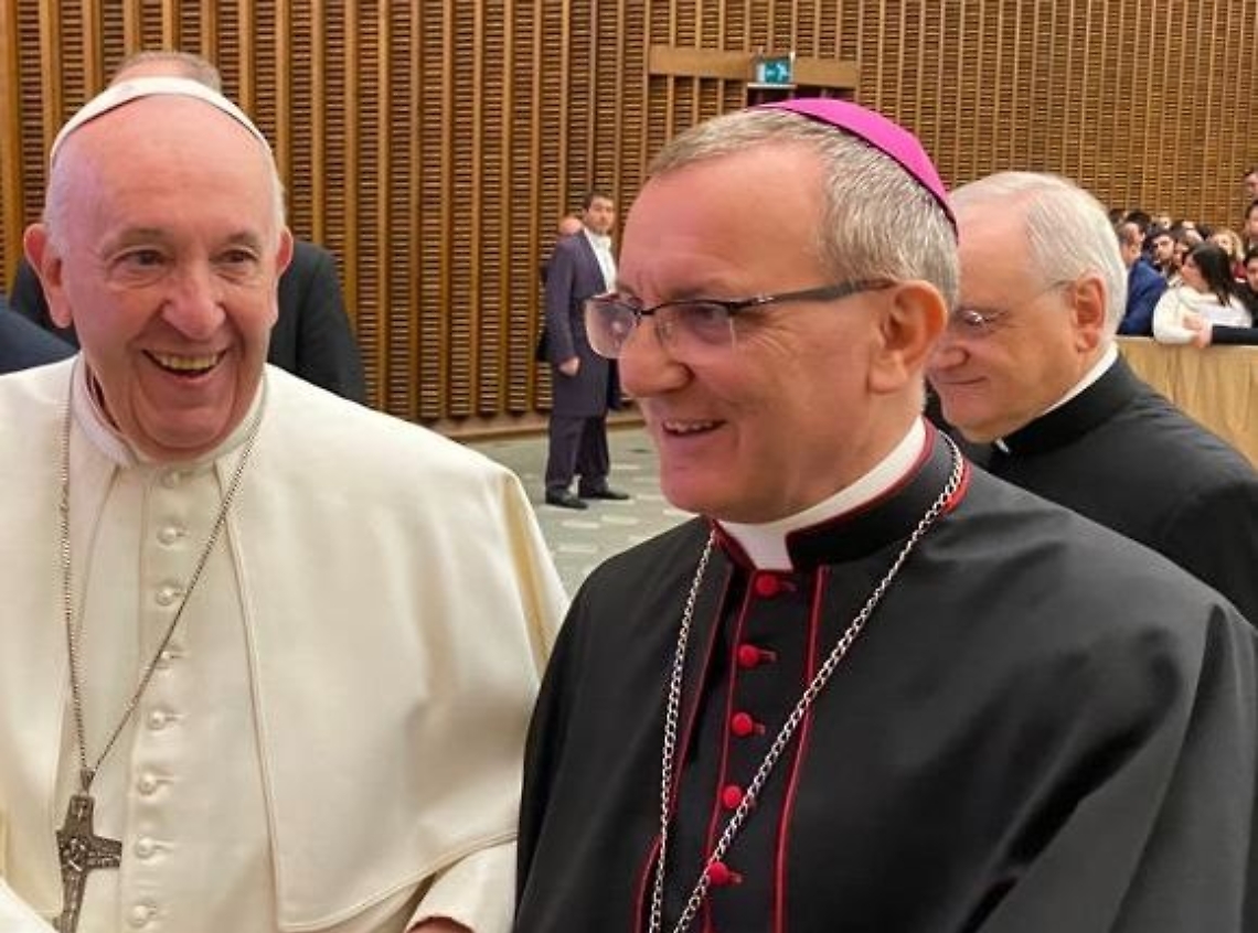 Vescovo Prastaro e Papa Francesco sito