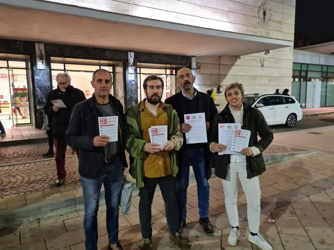 raccolta firme contro i parcheggi blu di piazza del Palio