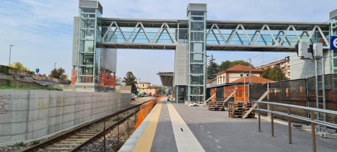 PasserellaFerroviariaAlba