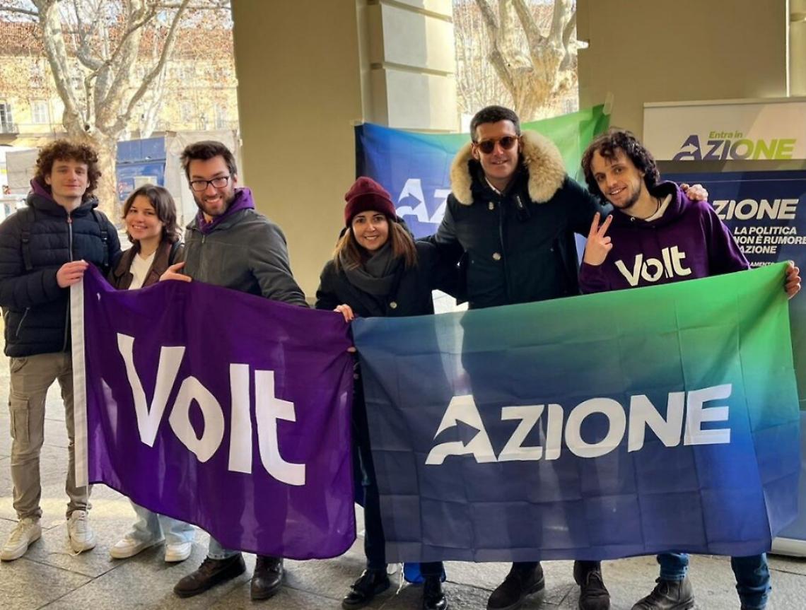 foto azione+volt