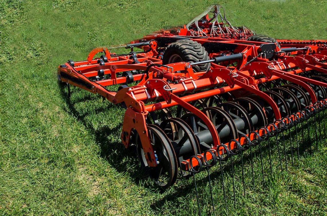 charrue d&eacute;chaumeur mat&eacute;riel agricole