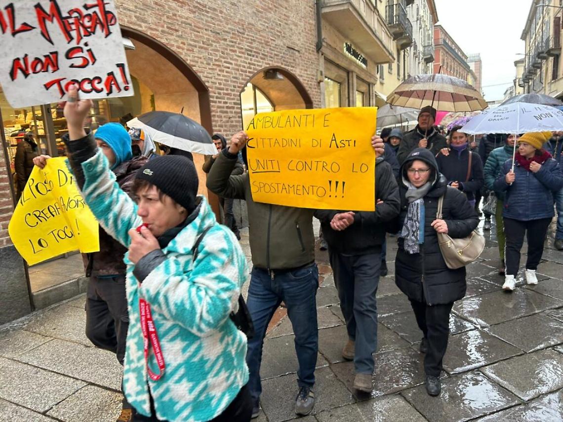 protesta ambulanti mercato 1 marzo10
