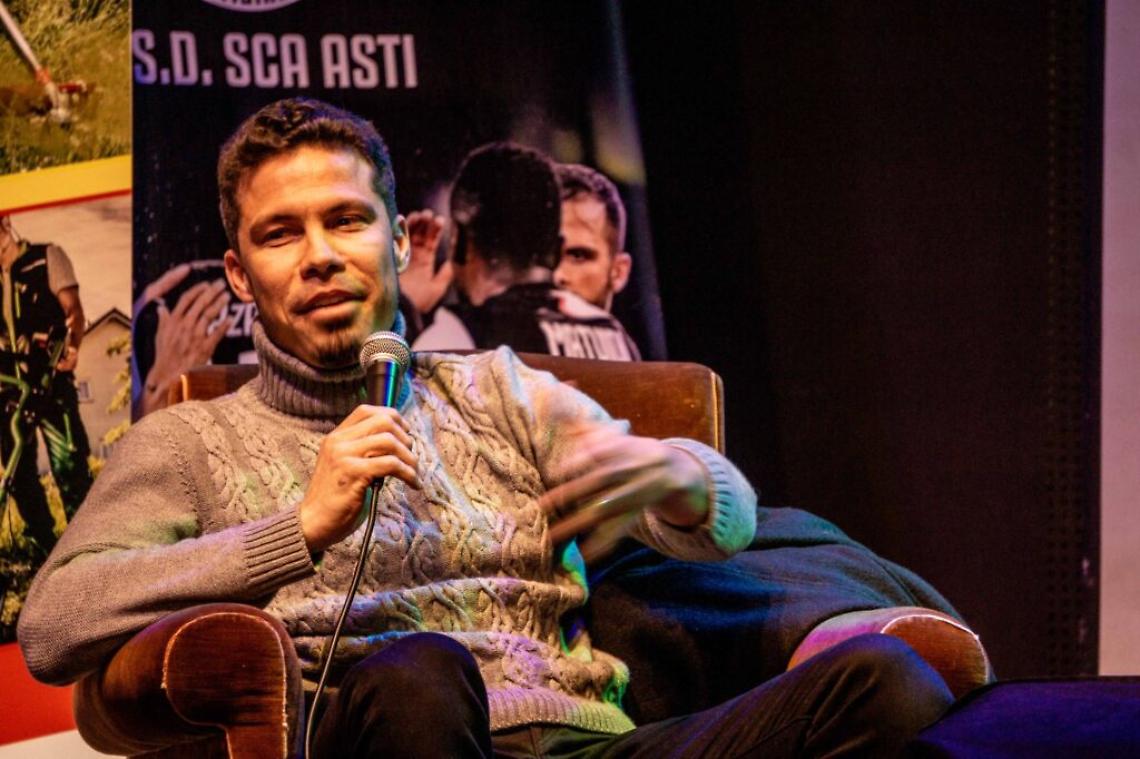 7421BBC9-4EF2-4A56-BD94-7C4DB12FB6B3