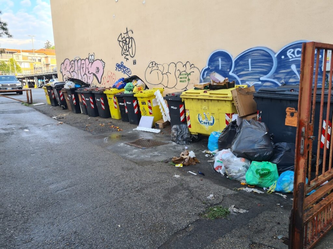 parcheggio immondizia asti