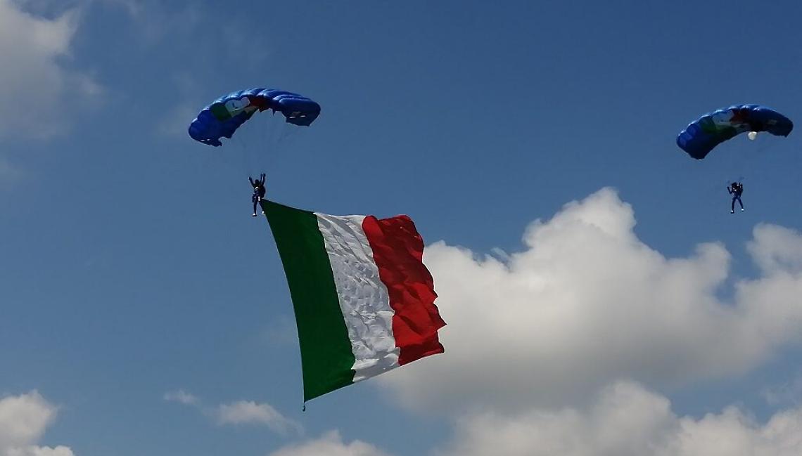 Foto-4-Il-tricolore-su-Venaria