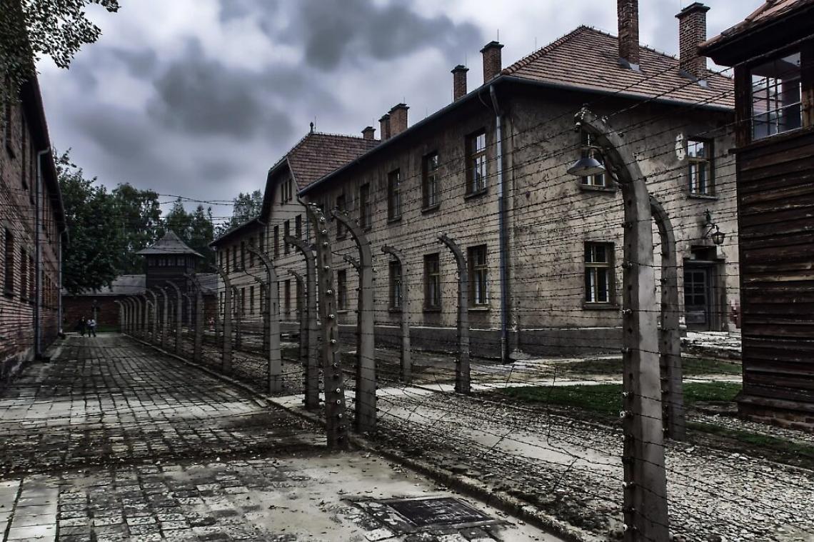 auschwitz-1-3699077_1280