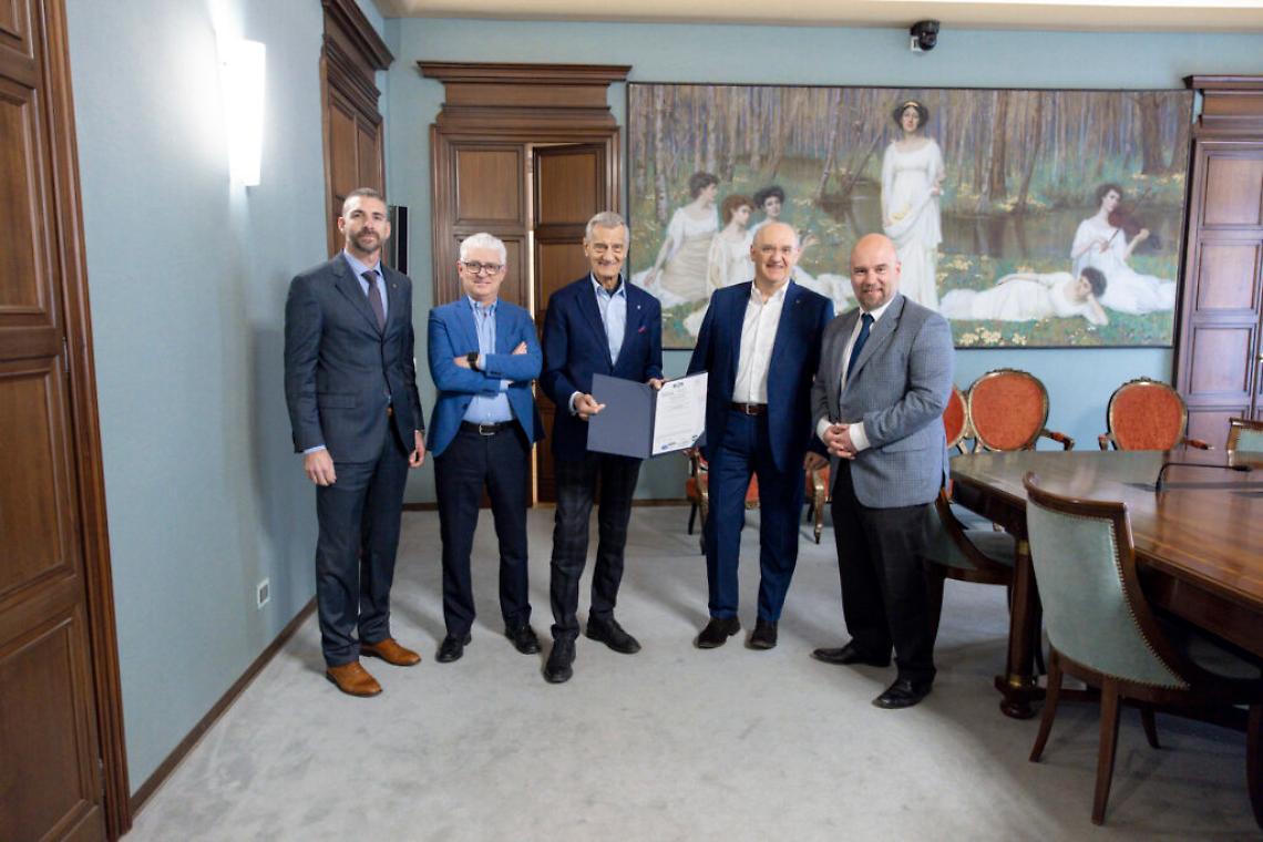 Consegna della certificazione UNI EN ISO del sistema di gestione ambientale