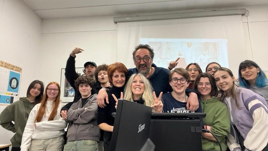 Varlotta Beppe con studenti liceo artistico