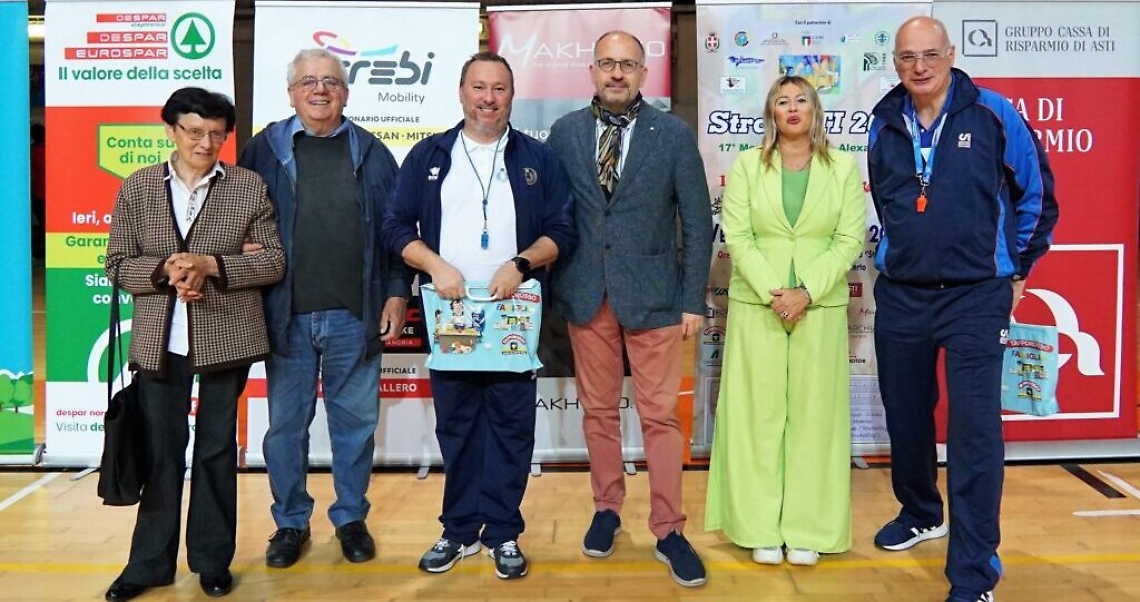 Premiazione Arbitri Muncinelli e Mesiano ()