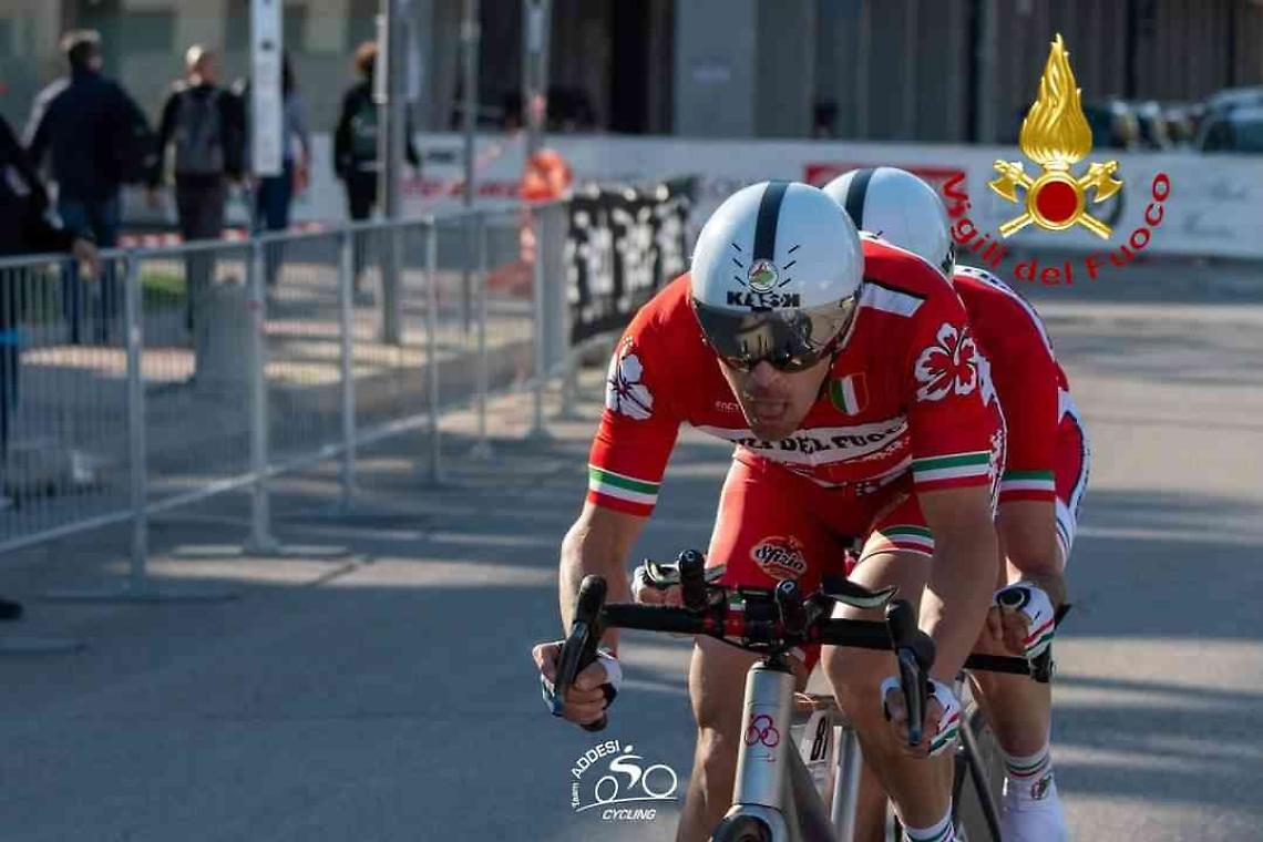 vigile del fuoco ciclista sanetti