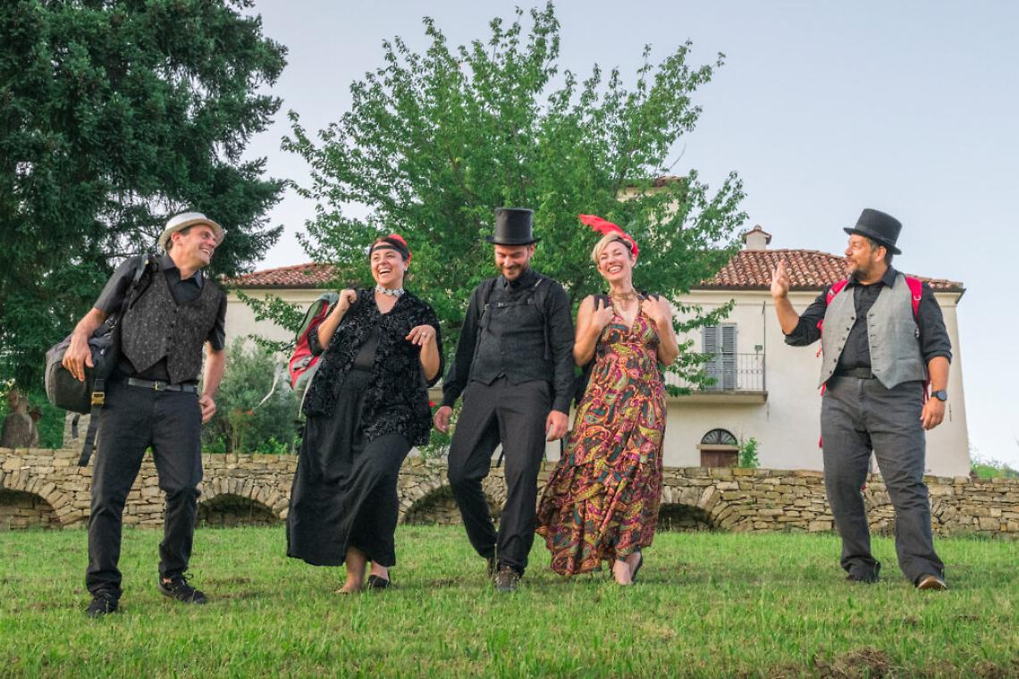 UN GAL&Agrave; DI OPERETTE