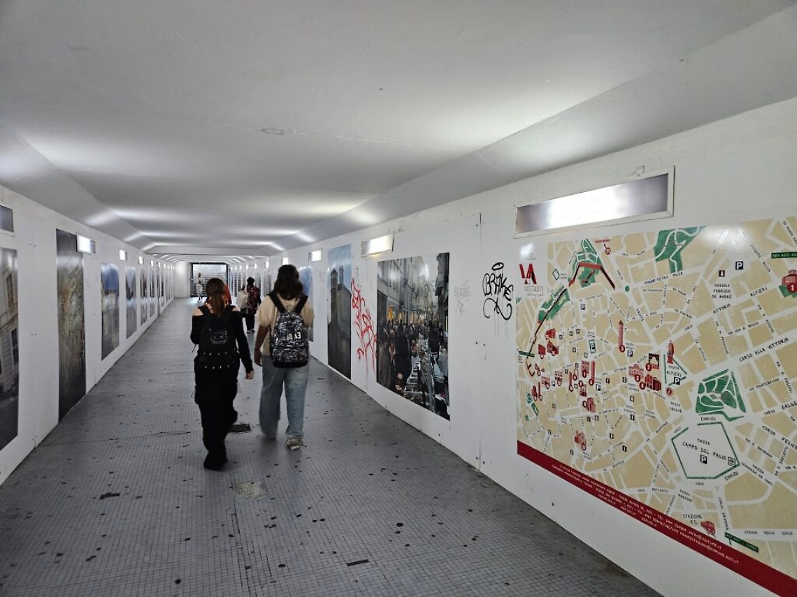 scritte nel sottopasso piazza marconi