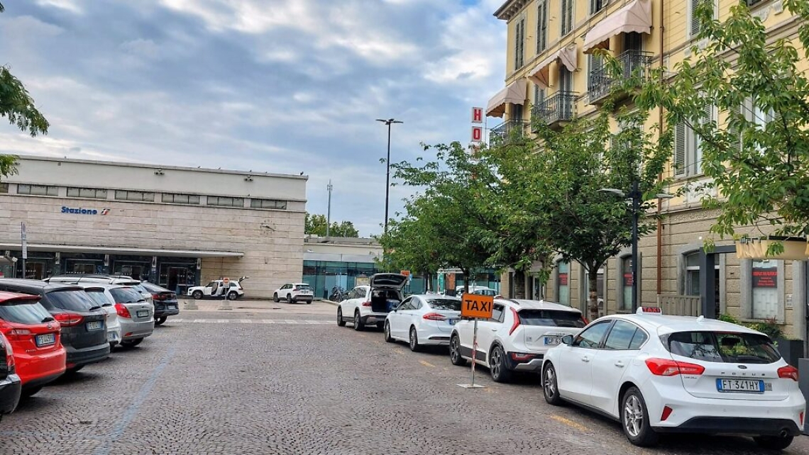 taxi piazza marconi