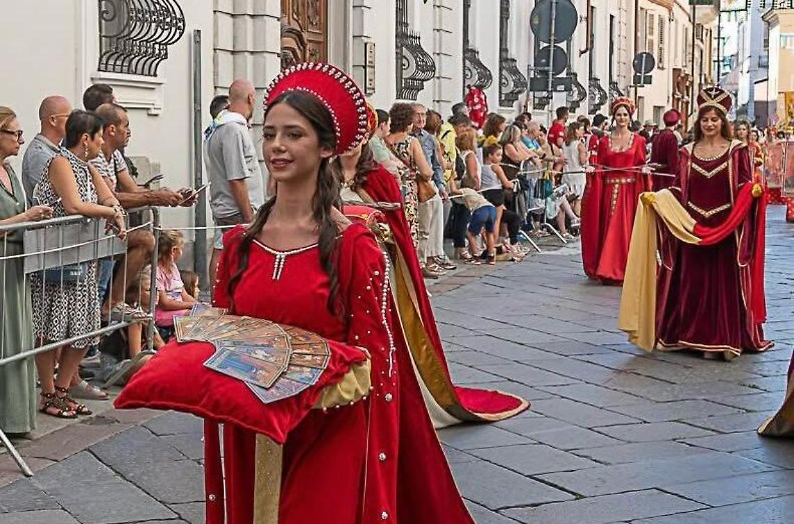 Comitato palio Nizza vestito