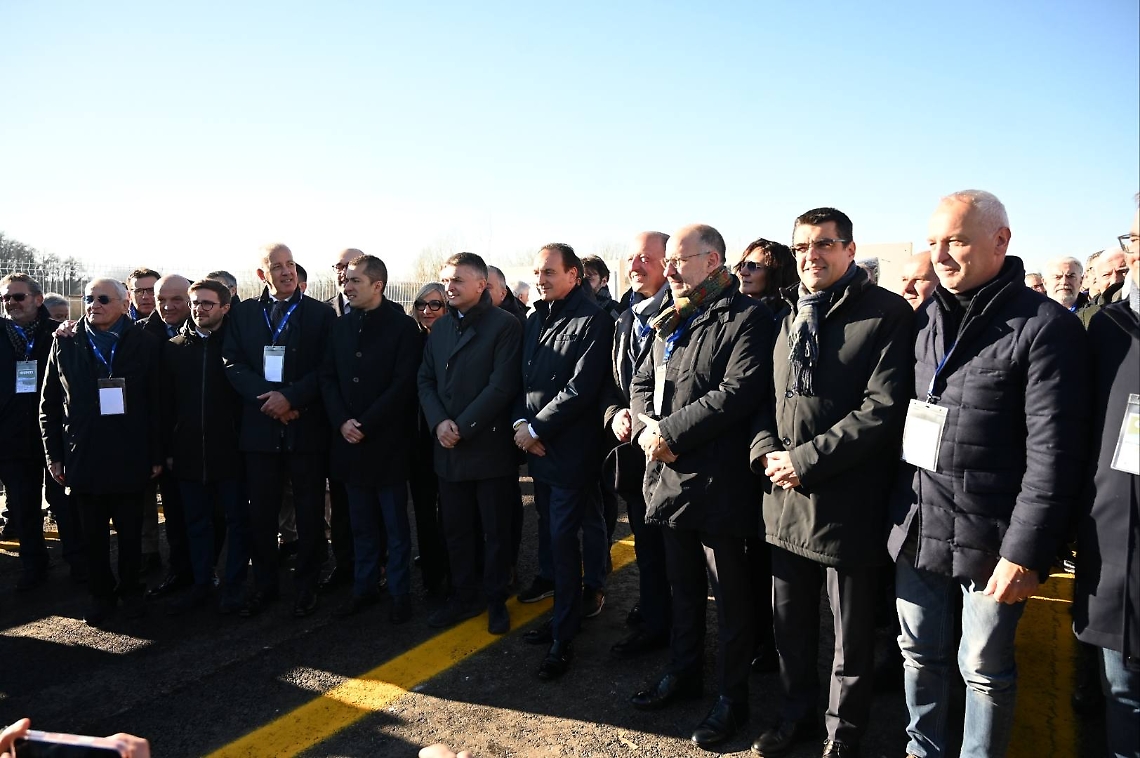 Amministratori all'inaugurazione dell'Asti-Cuneo