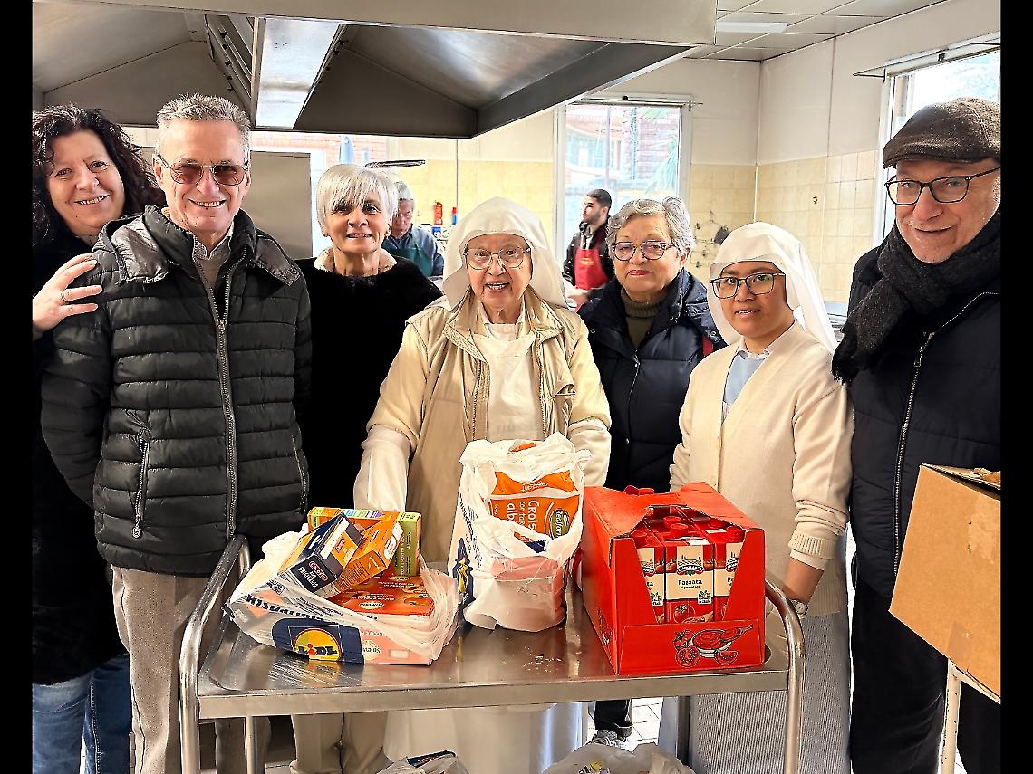 suor Luigina con i rappresentanti di S.O.S. Diabete