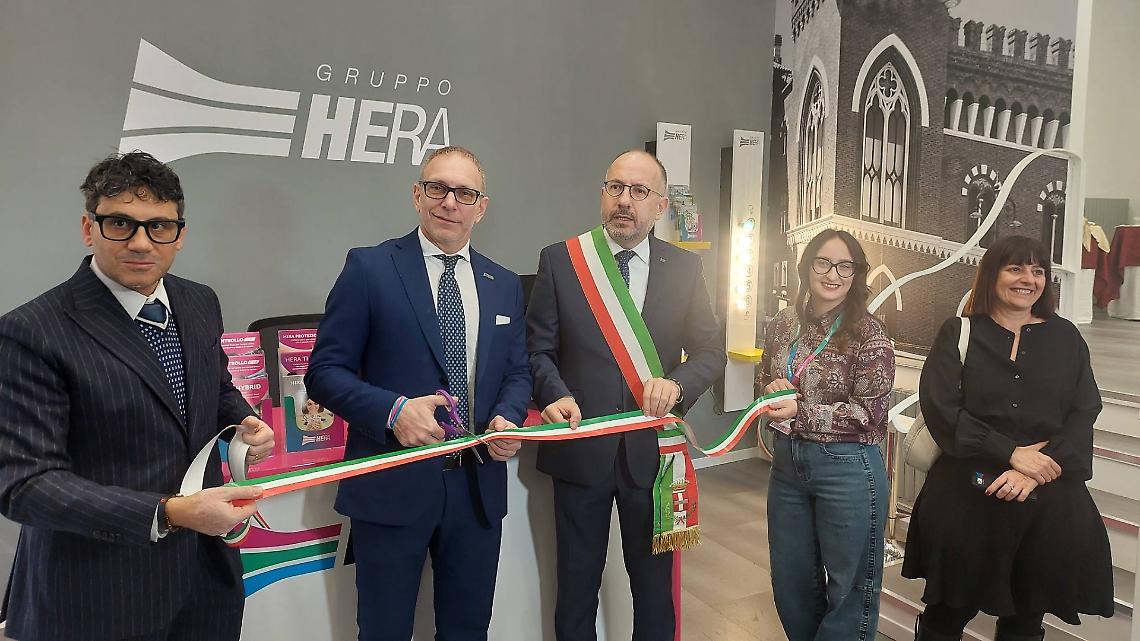 Inaugurato lo sportello del Gruppo Hera: consulenza su bollette  e risparmio energetico