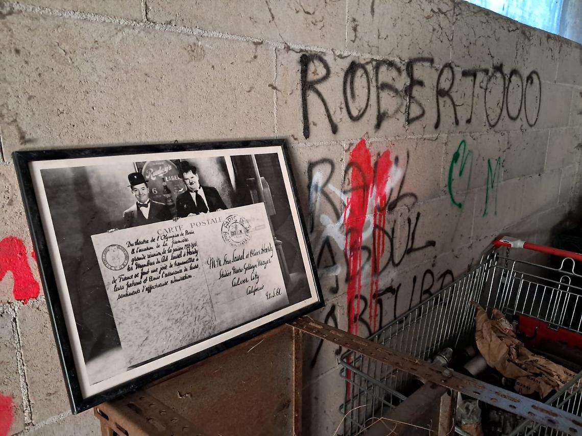 Stanlio e Ollio nelle cantine dei Tetti Blu