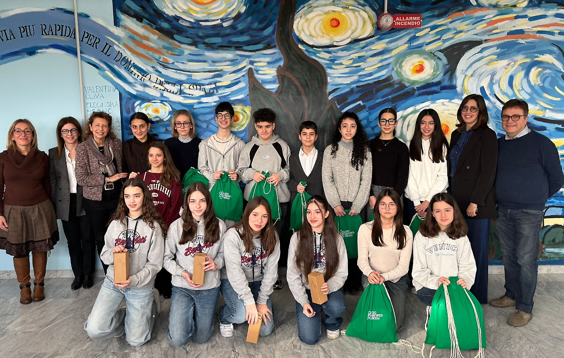 Premiati gli studenti vincitori del concorso "Prima di tutto l'uomo"