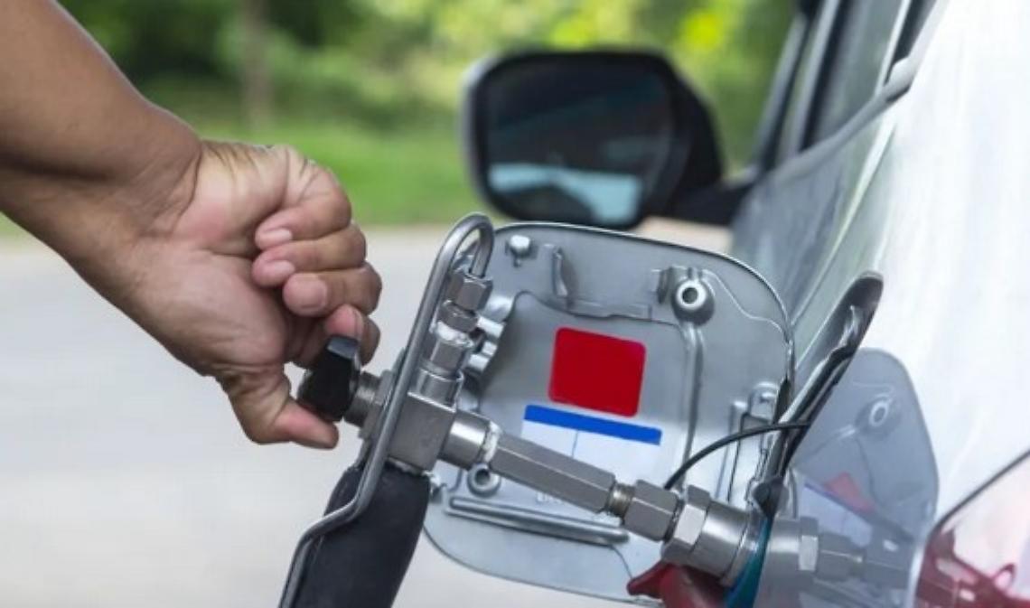  &laquo;Devo buttare la mia auto ancora funzionante perch&eacute; non ci sono bombole a metano autorizzate&raquo;