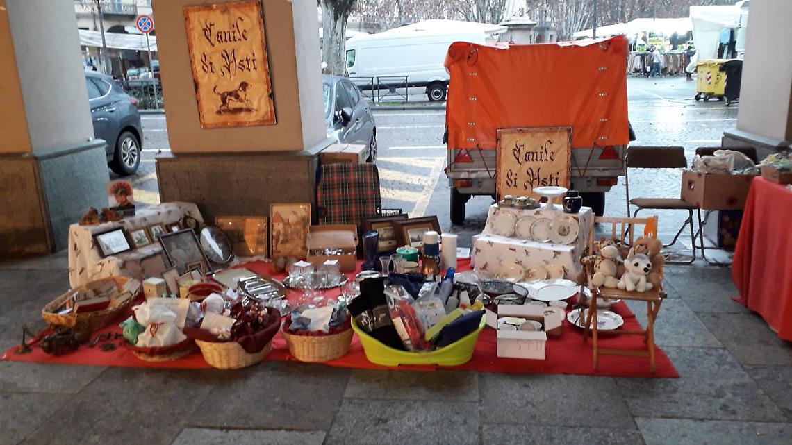 Rubato parte del ricavato del mercatino solidale dell'A.Z.A.