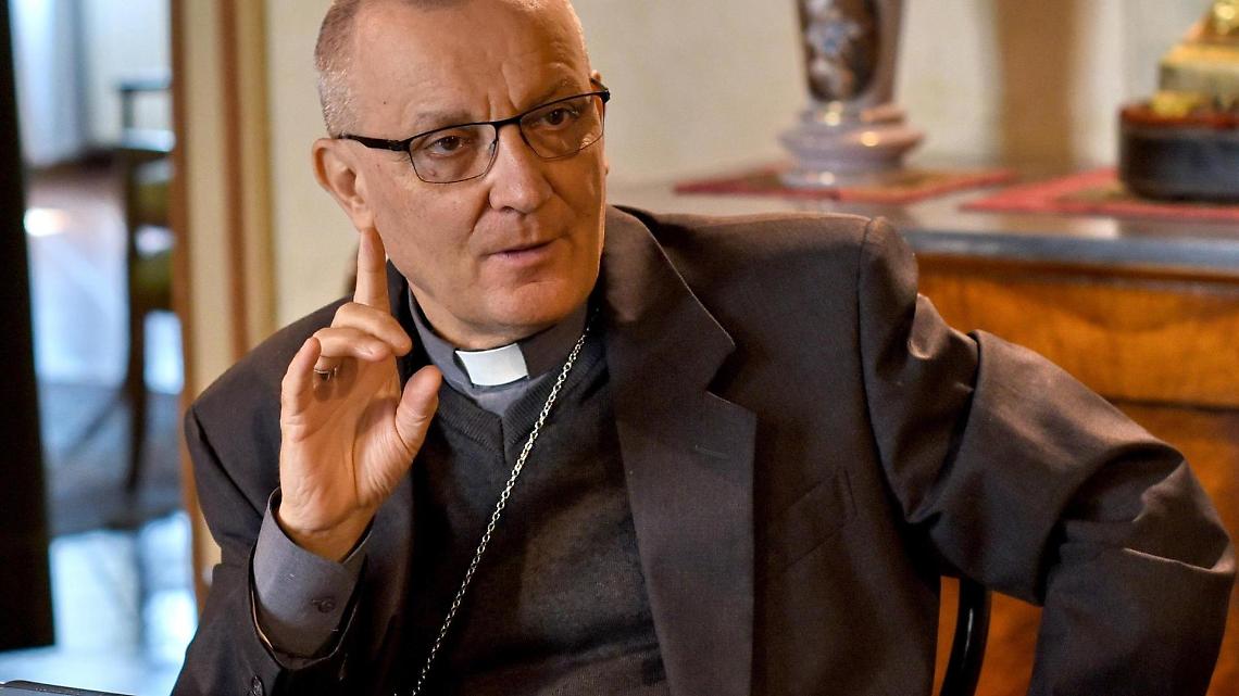 Monsignor Prastaro: "Per cosa vivi? Per te stesso o per donare?"