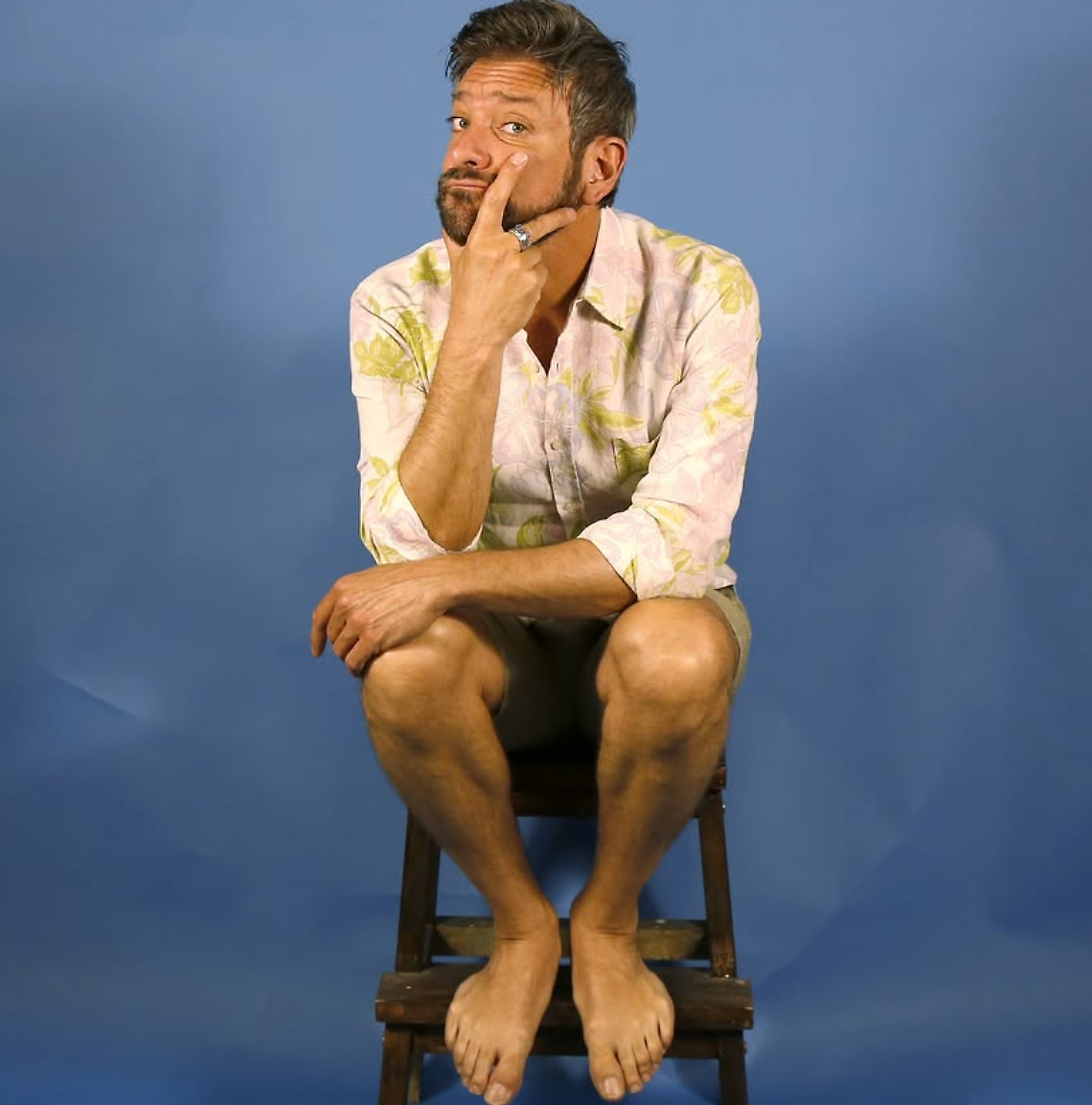 "Mi dimetto da uomo": Sergio Assisi tra narrazione e satira di costume