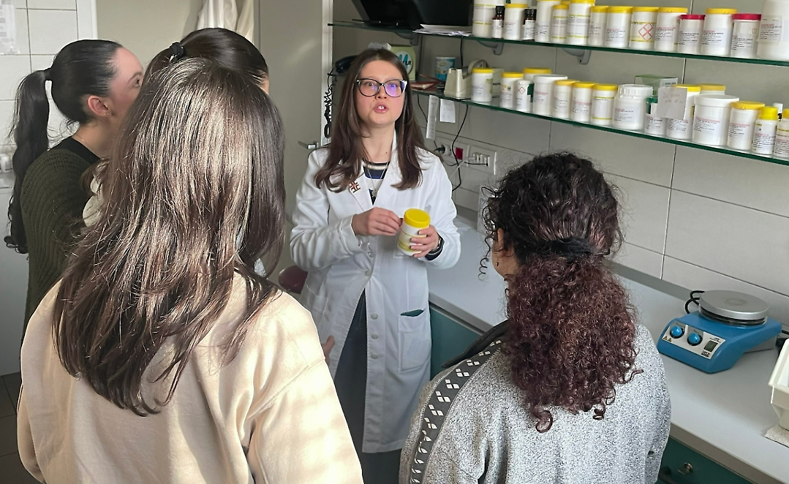 Liceo scientifico Vercelli, alla scoperta della professione del farmacista