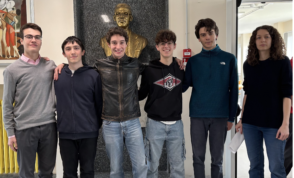 Olimpiadi di fisica, cinque studenti del liceo scientifico Vercelli alla finale nazionale