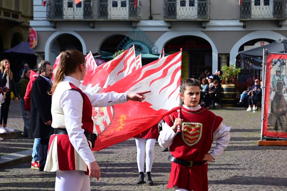 Il rione San Secondo racconta il Palio tra immagini e video