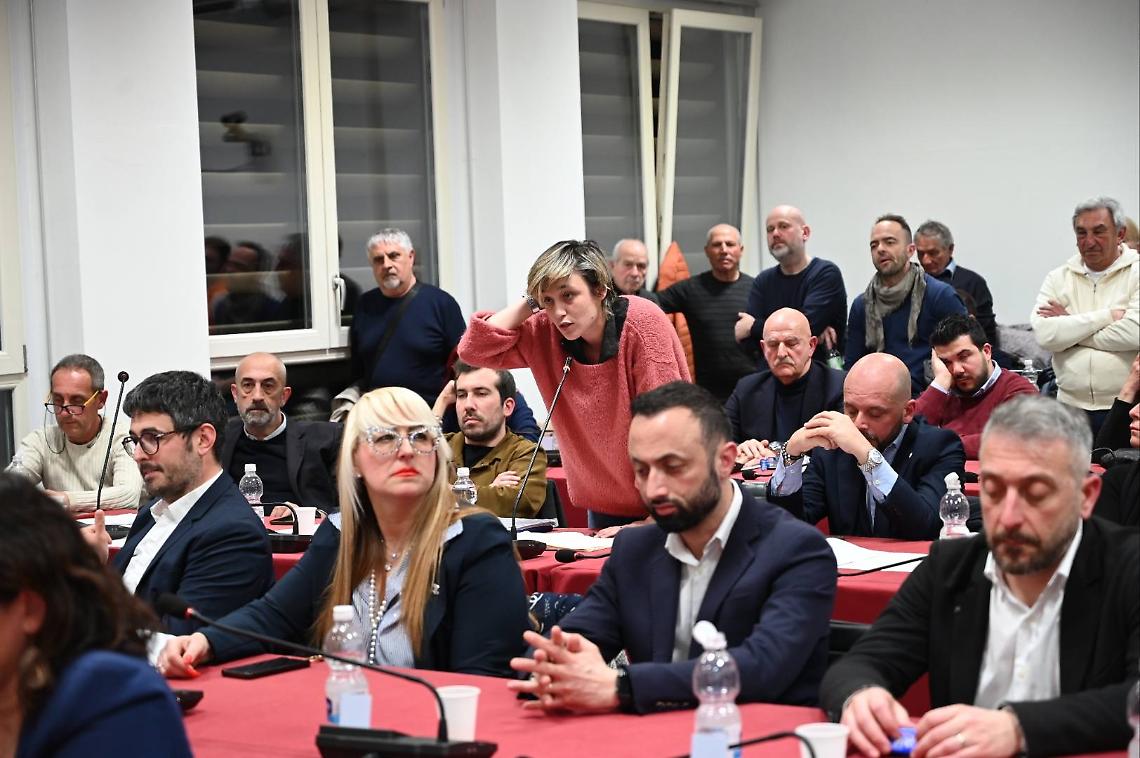 Un momento del Consiglio comunale aperto su Cascina Volta