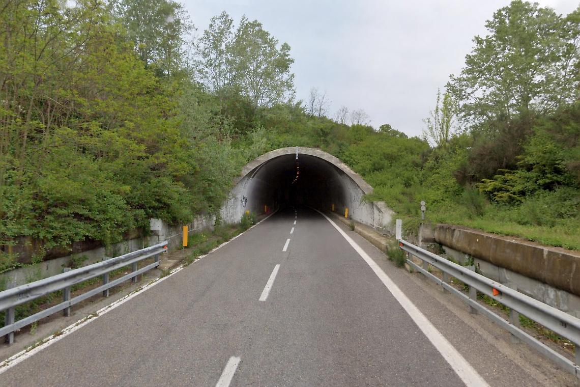 Tangenziale est, Anas rif&agrave; l'impianto di illuminazione nella galleria Valleversa