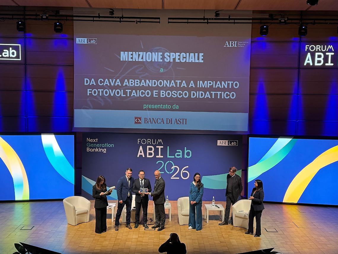Da cava abbandonata a energia verde e bosco didattico: il progetto vale un premio per Banca di Asti