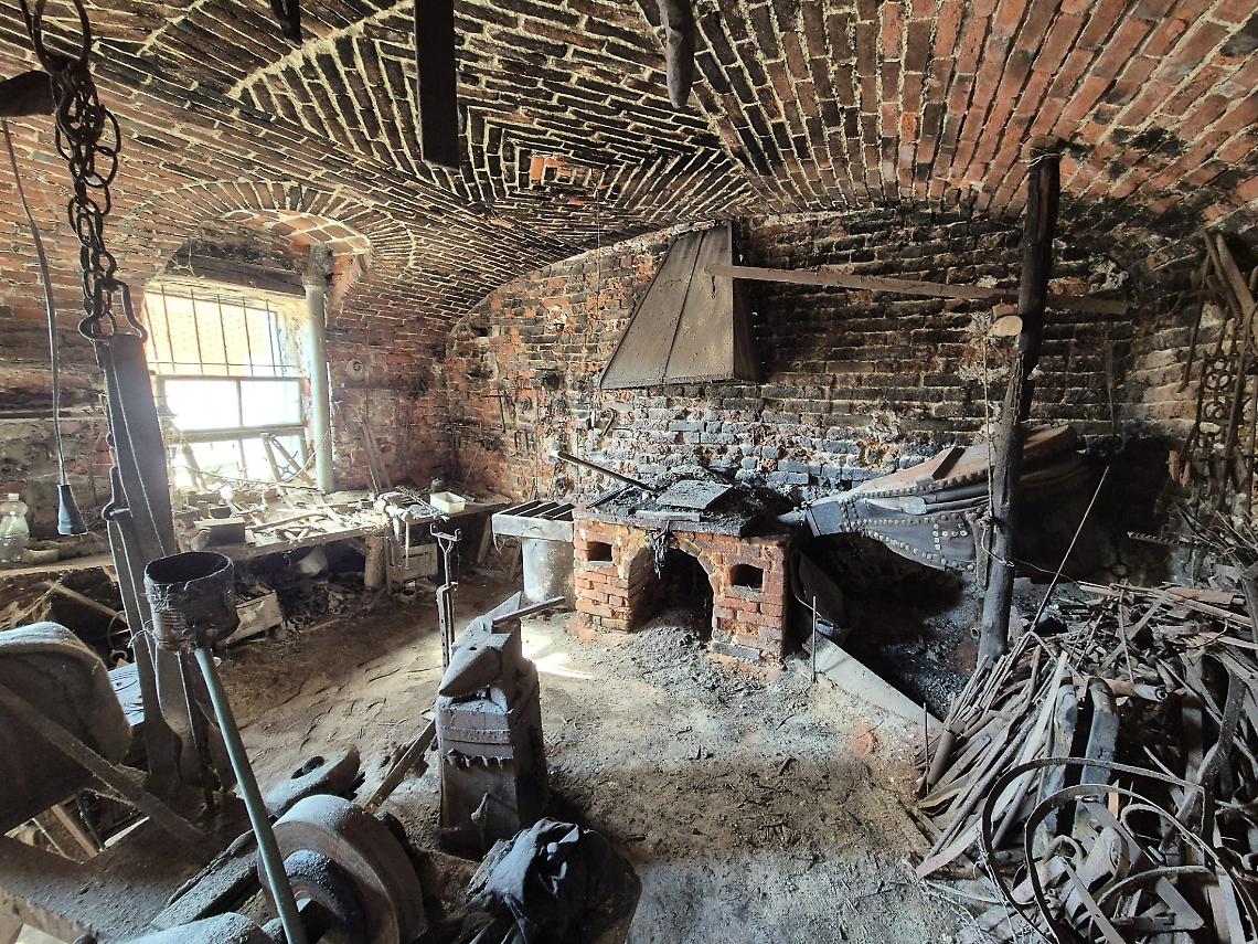 In vendita la  bottega-museo di Secund,  il fabbro alpino