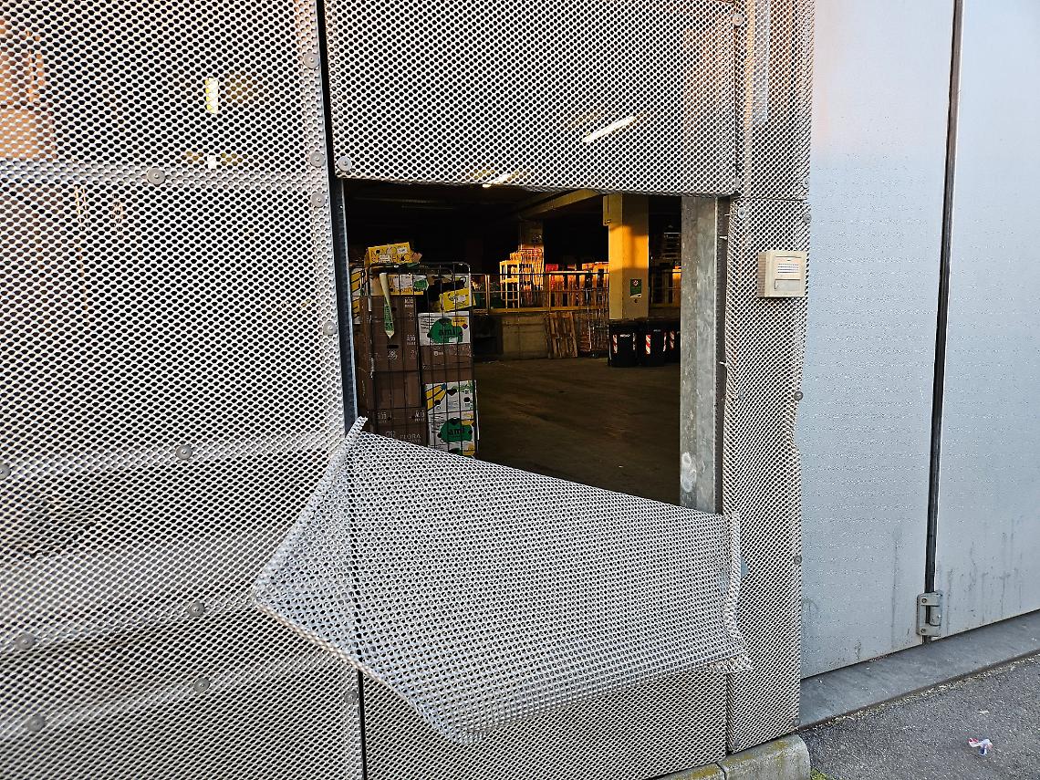 Il pannello piegato al Pam