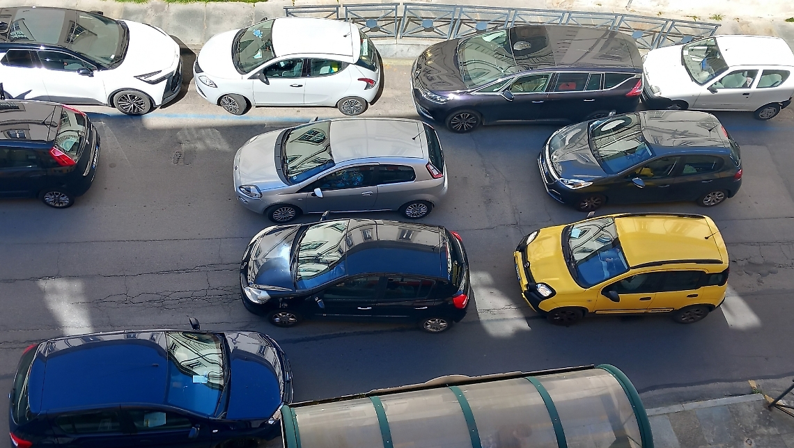 Parcheggi doppia fila corso Alfieri