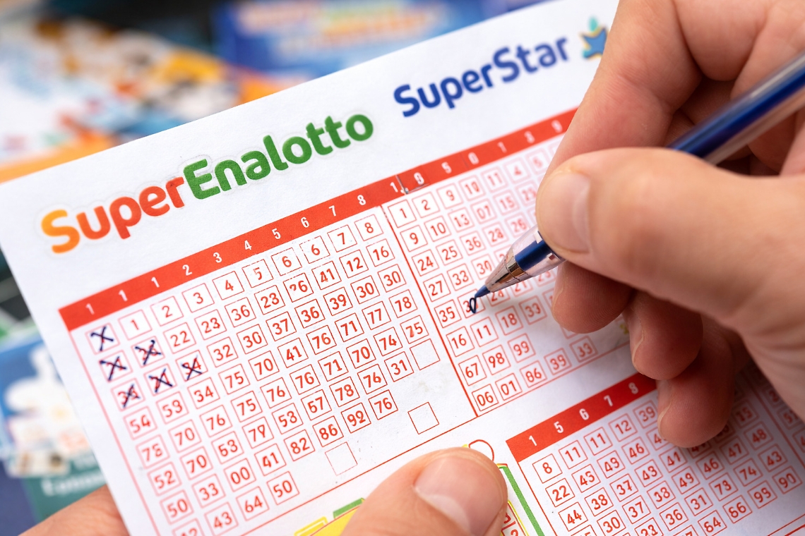 Estrazioni Lotto, SuperEnalotto e 10eLotto di oggi gioved&igrave; 9 aprile 2026: tutti i numeri vincenti e jackpot aggiornato