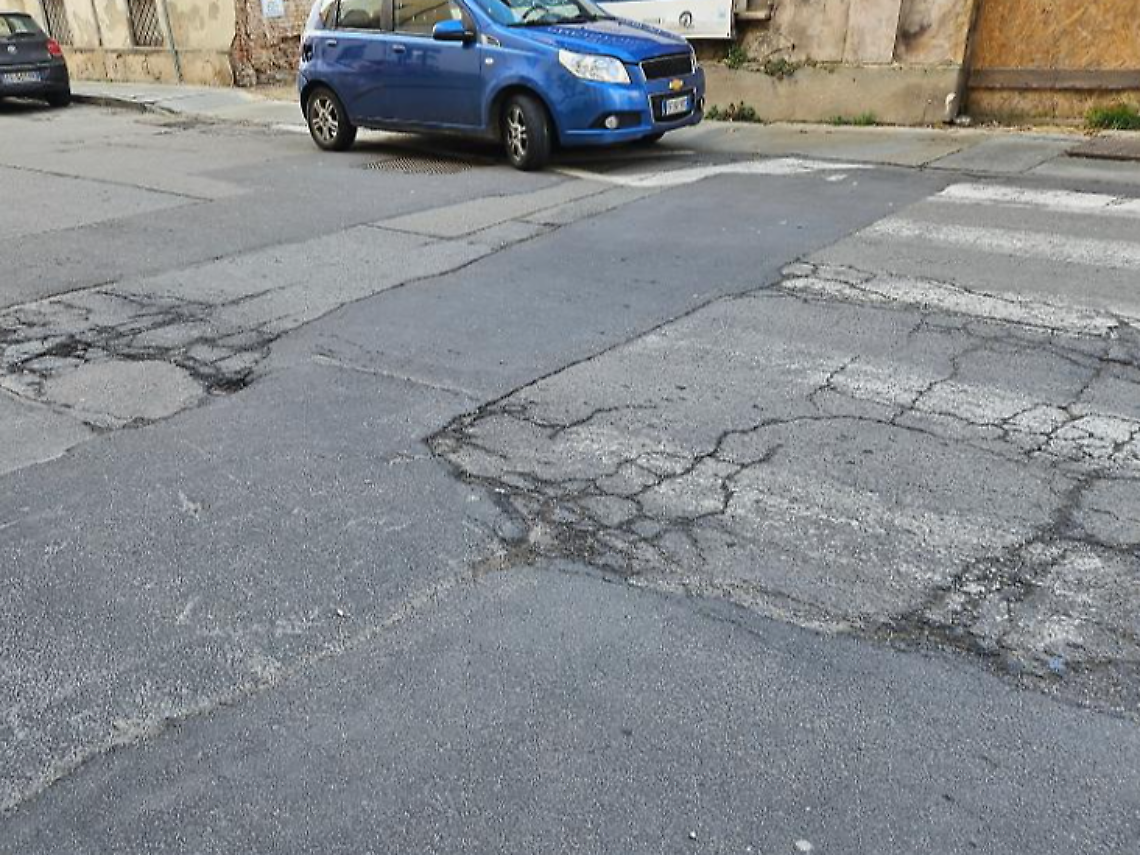 Rappezzi negli asfalti di Asti